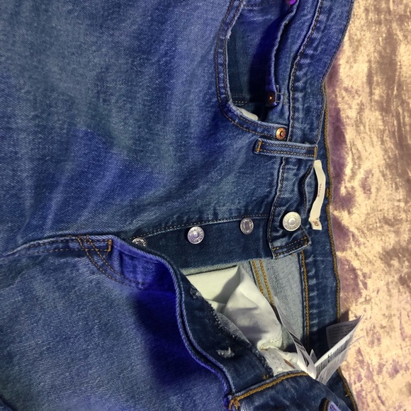 Levi’s dark wash jeans - Picture 2 of 5